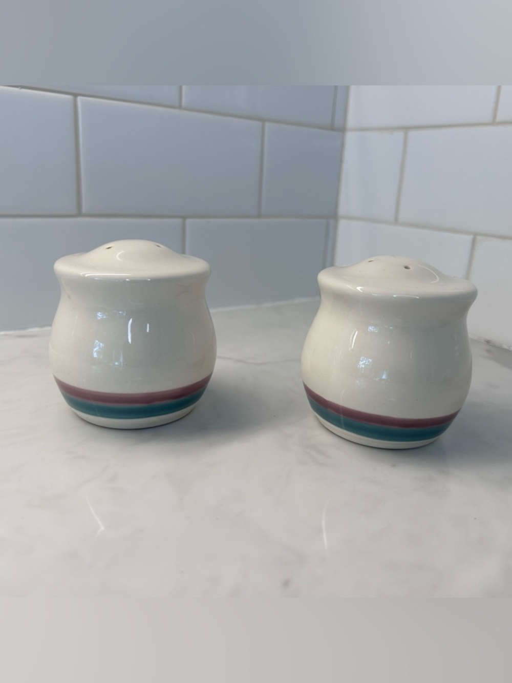 Vintage Pfaltzgraff Juniper salt and pepper shakers teal & pink